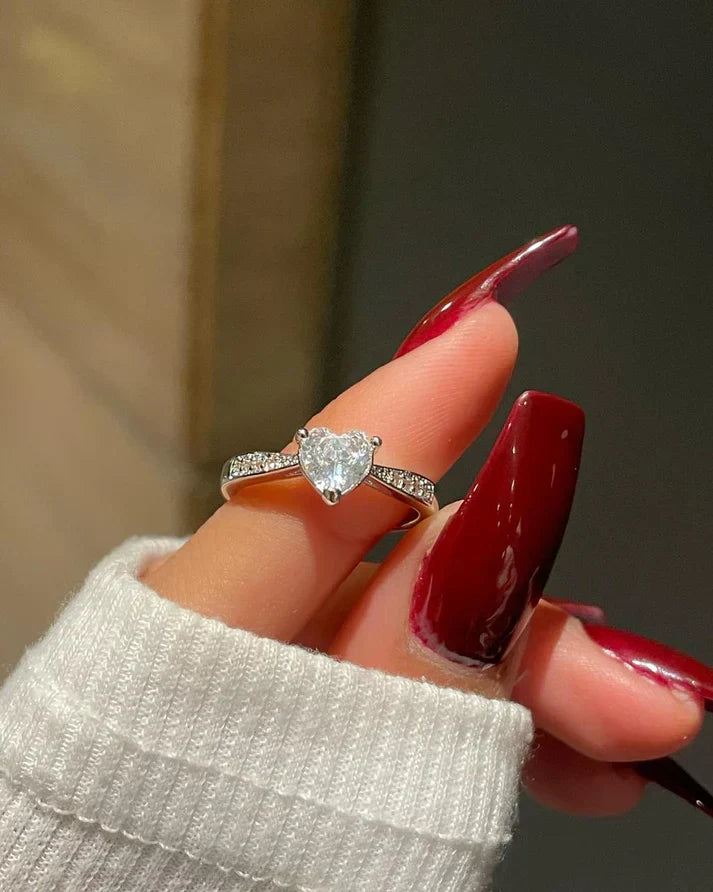 Lucy Heart Ring