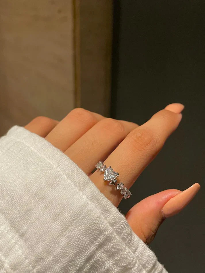 Derry Heart Ring